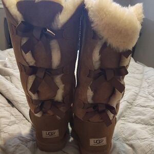 UGG Brown Shearling Boots Worn Twice Great Shape Kepg Foam In To.Keep Shape